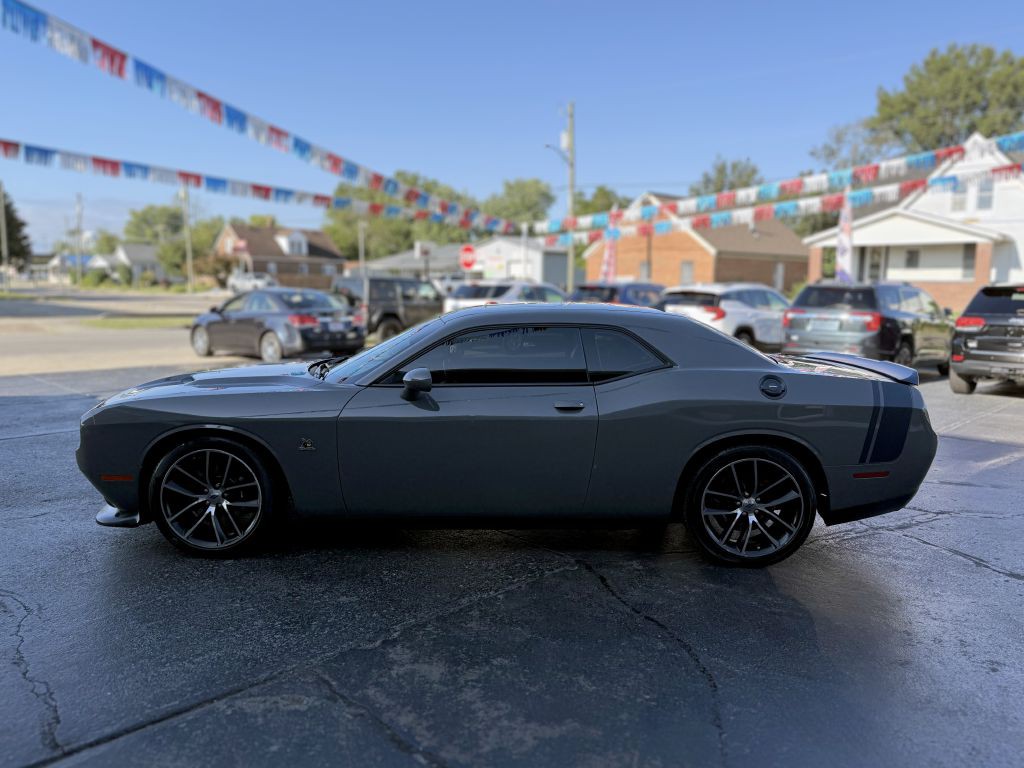 2017 Dodge Challenger Image 5