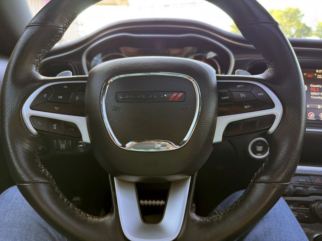 2017 Dodge Challenger Image 15