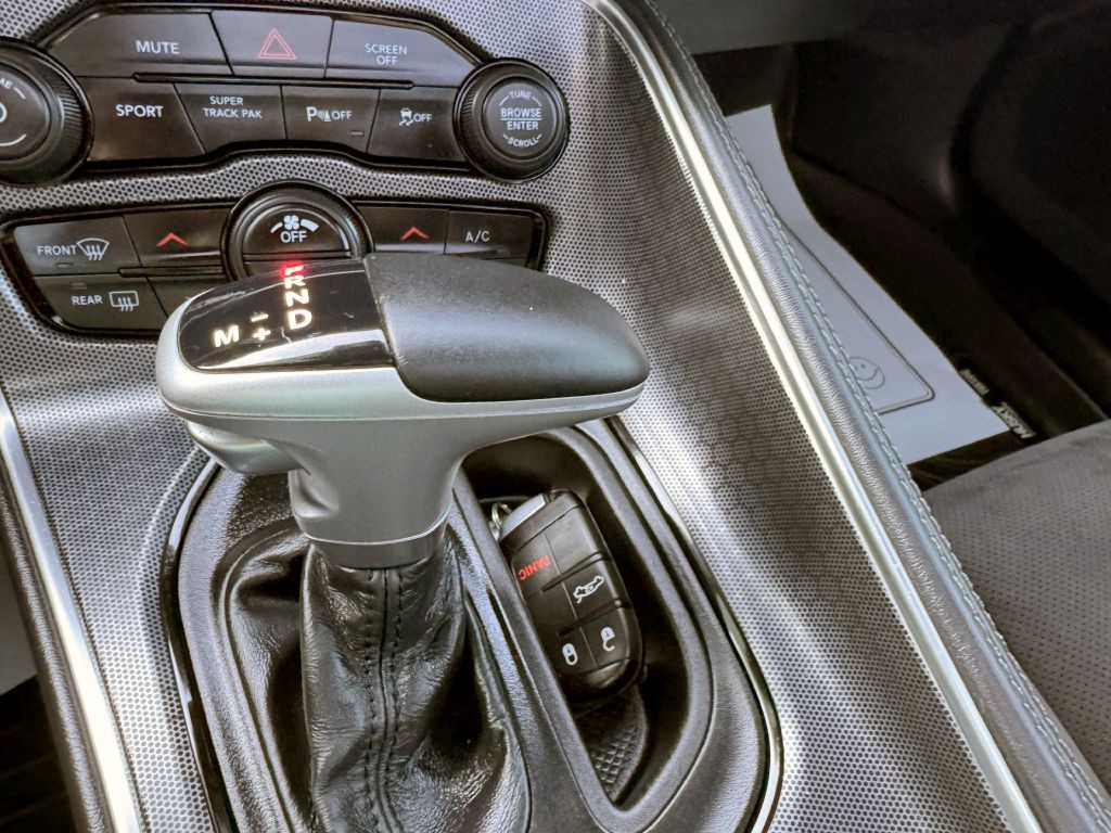 2017 Dodge Challenger Image 26