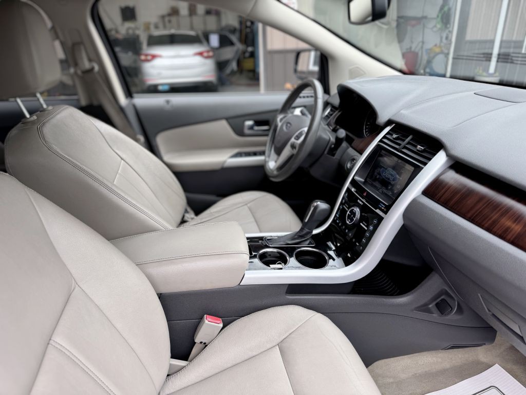 2011 Ford Edge Image 11
