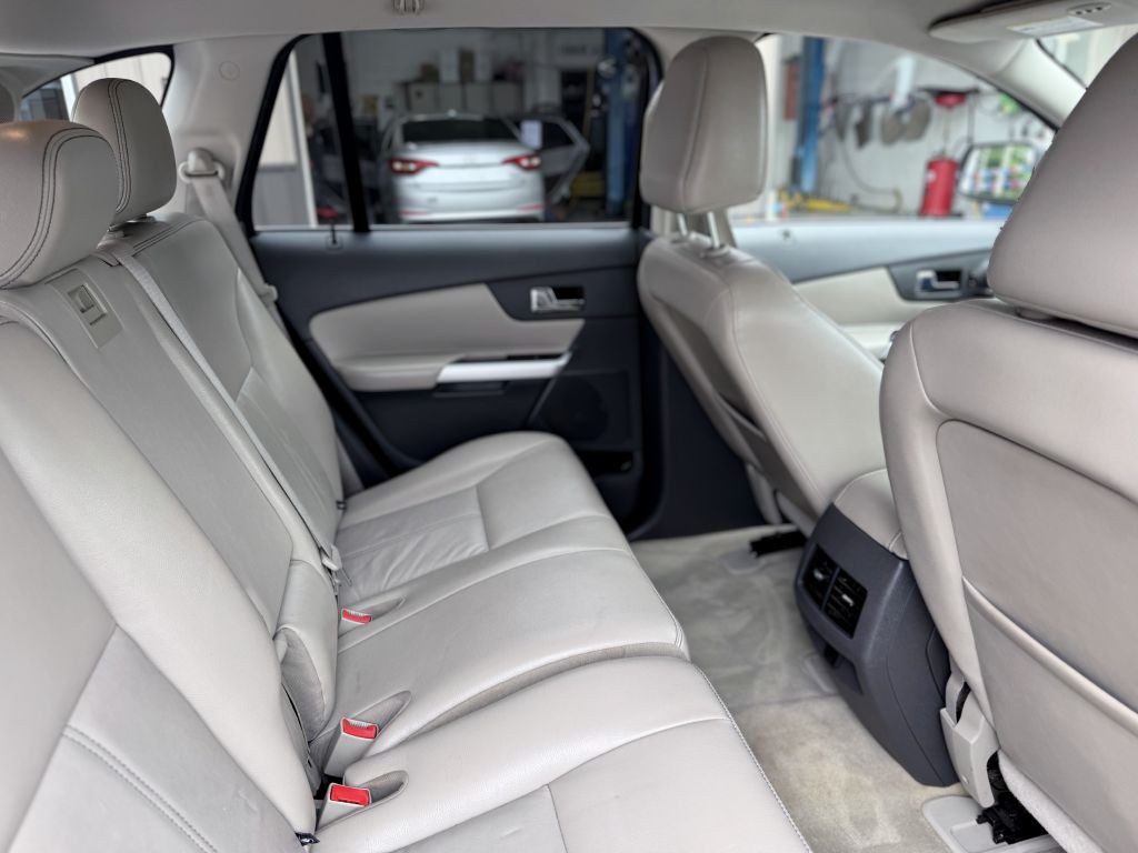 2011 Ford Edge Image 12