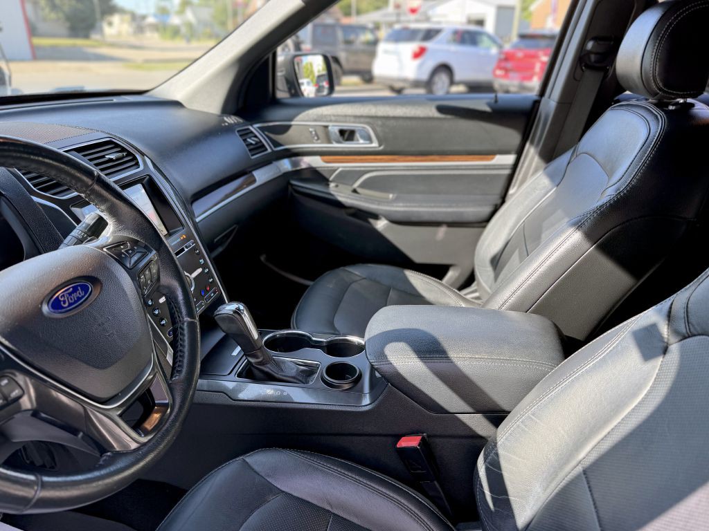 2017 Ford Explorer Image 9