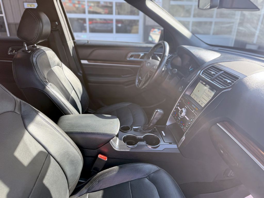 2017 Ford Explorer Image 12