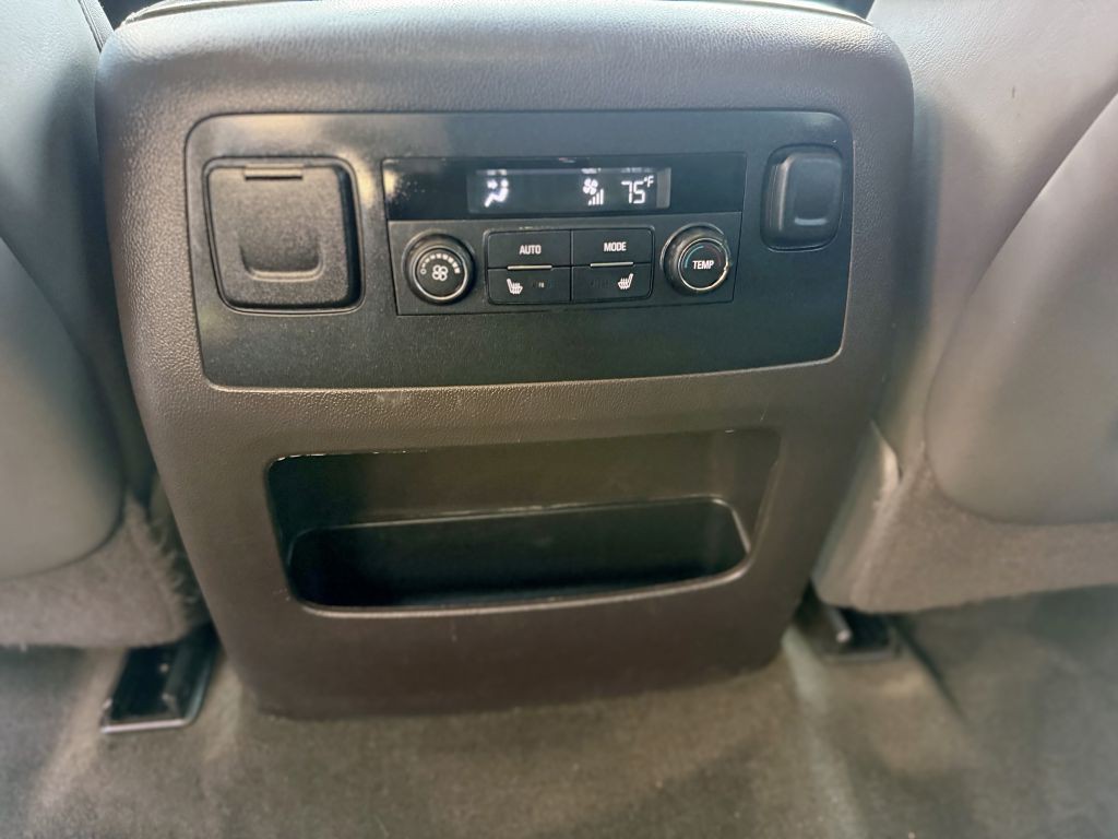 2016 GMC Yukon Image 24