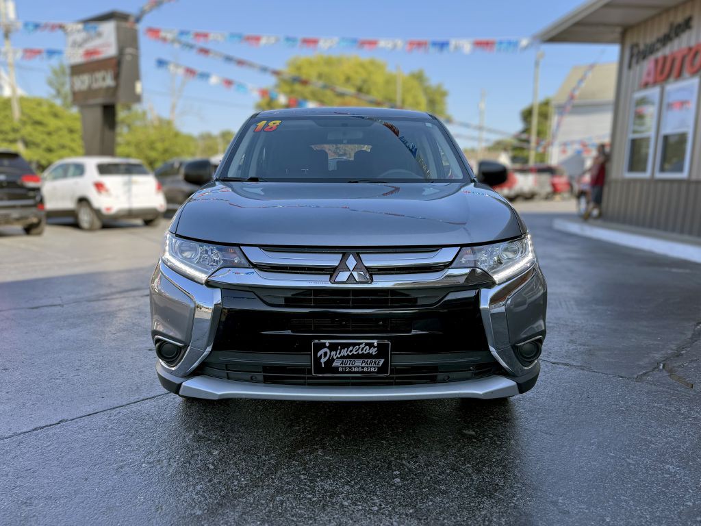 2018 Mitsubishi Outlander Image 3