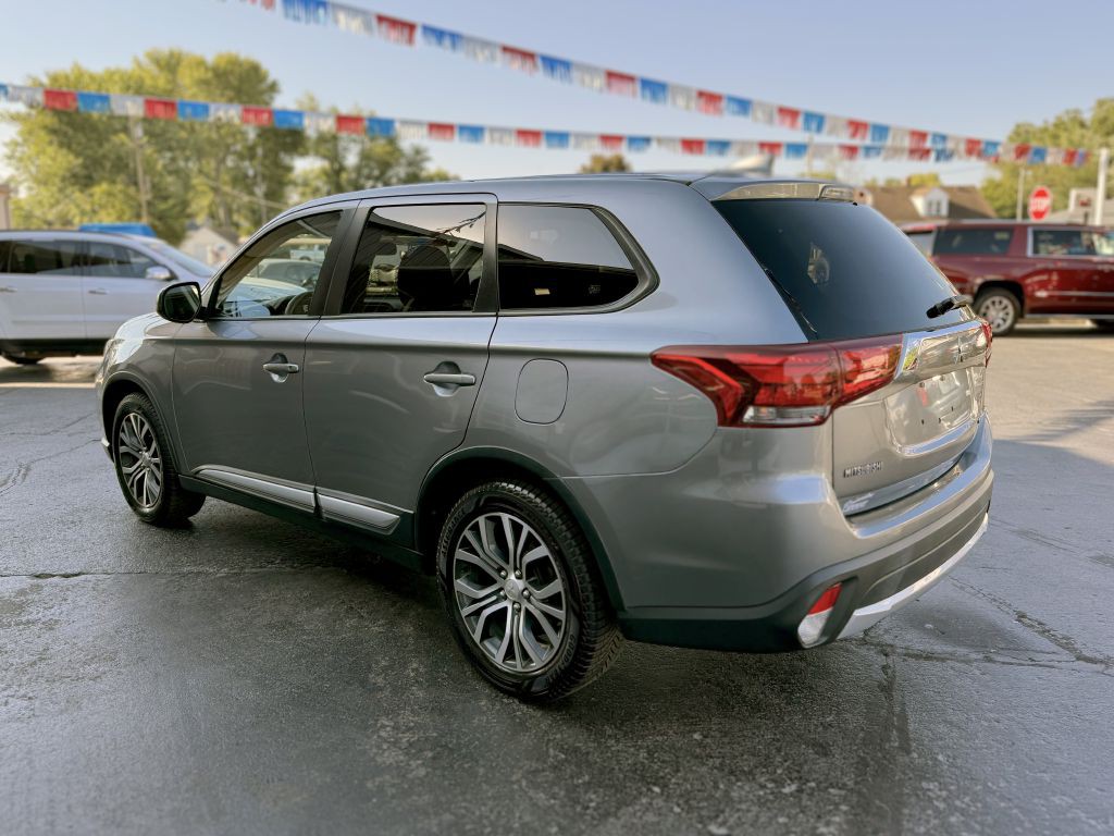 2018 Mitsubishi Outlander Image 6