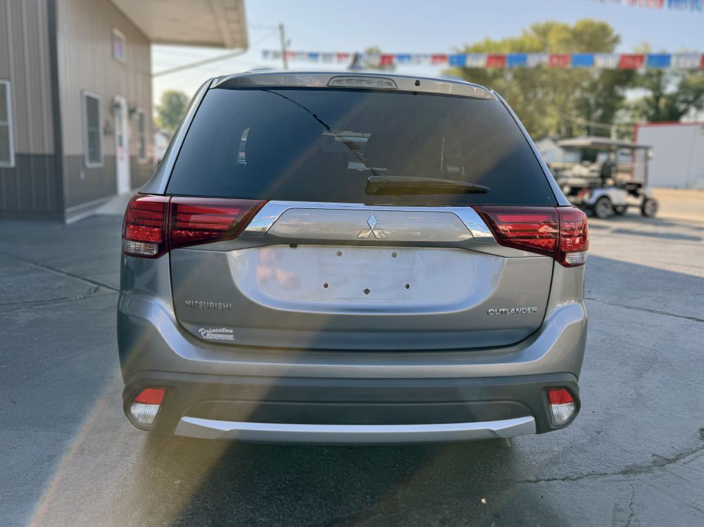 2018 Mitsubishi Outlander Image 7