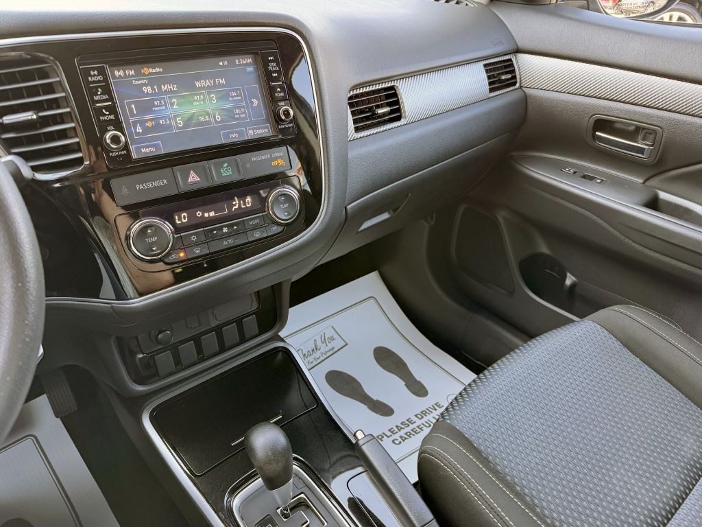 2018 Mitsubishi Outlander Image 15