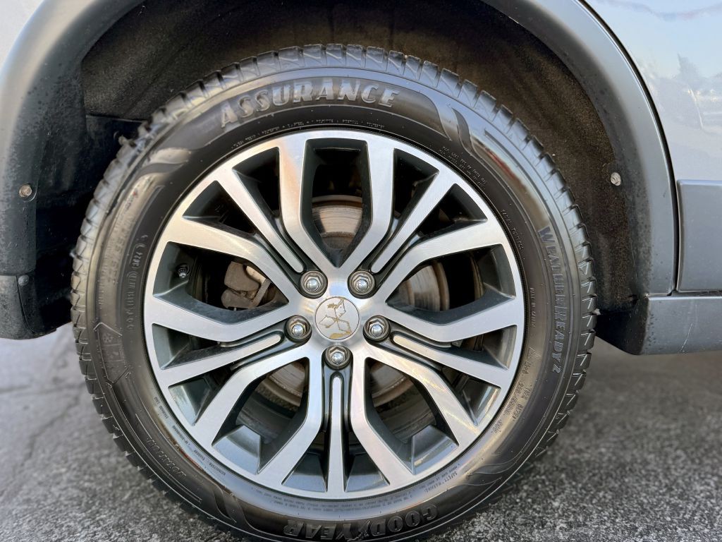 2018 Mitsubishi Outlander Image 20