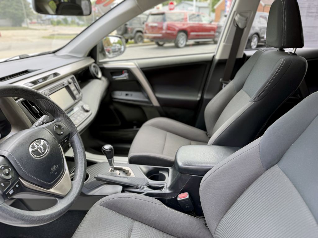 2015 Toyota Rav4 Image 9