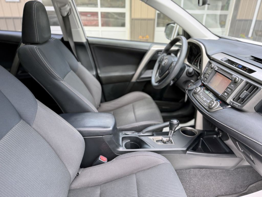 2015 Toyota Rav4 Image 11