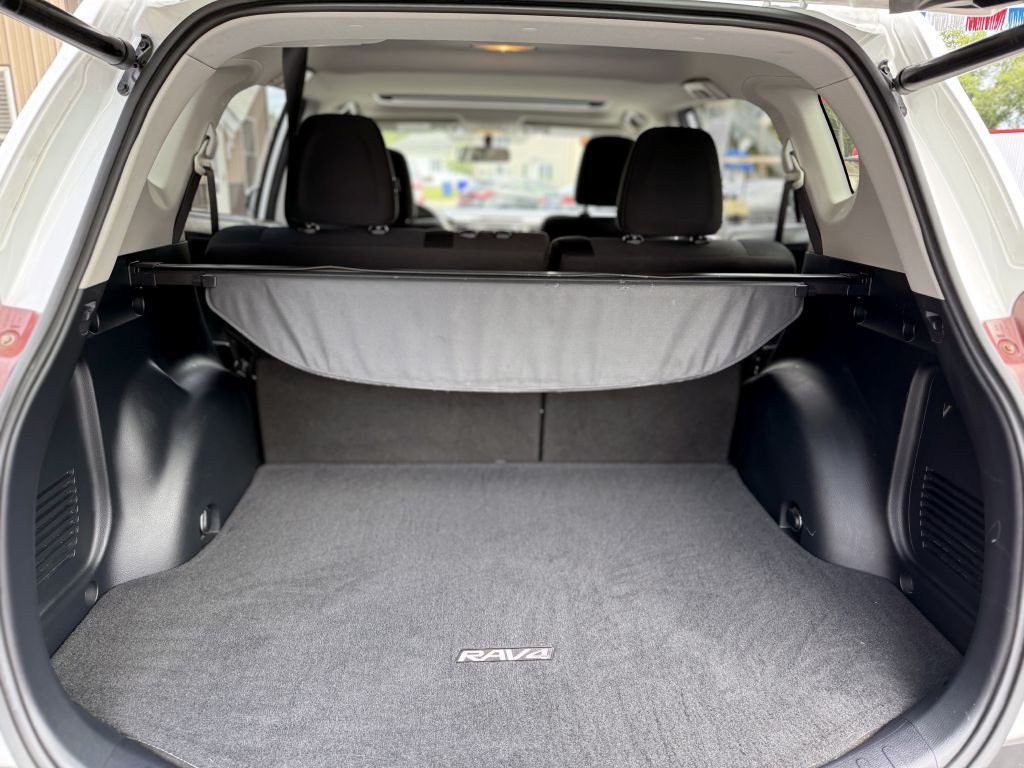2015 Toyota Rav4 Image 16