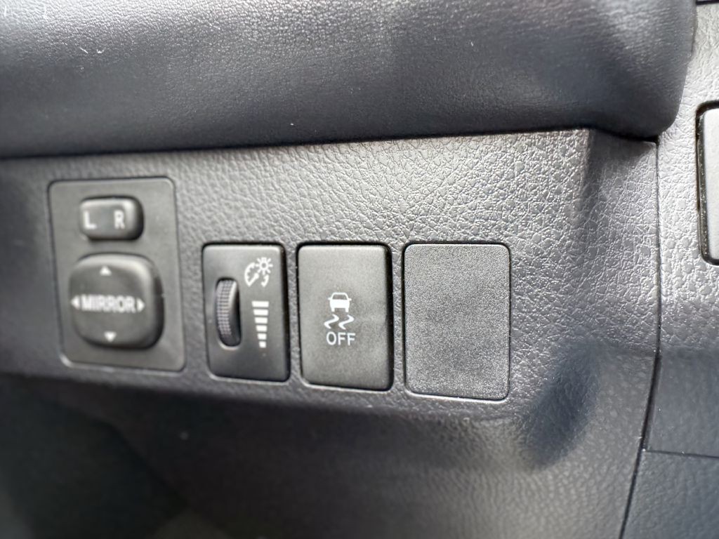 2015 Toyota Rav4 Image 23