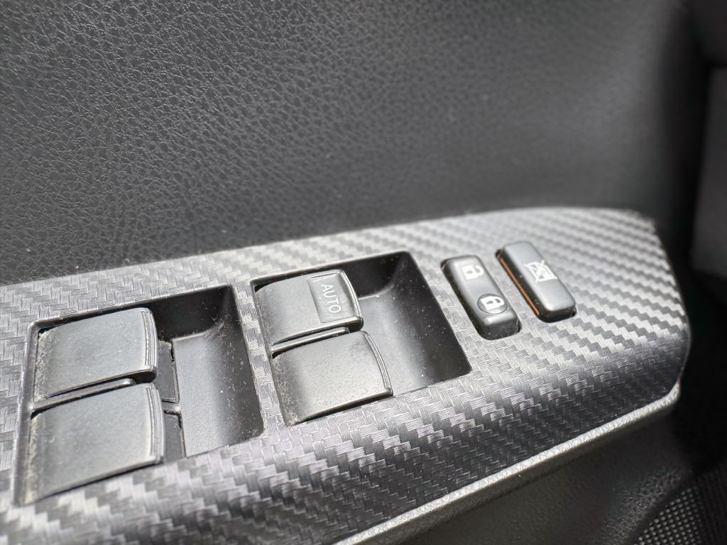 2015 Toyota Rav4 Image 24