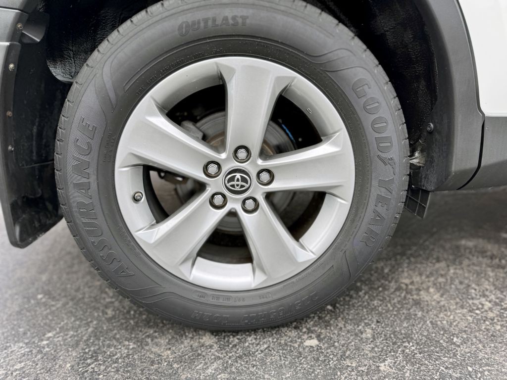 2015 Toyota Rav4 Image 29