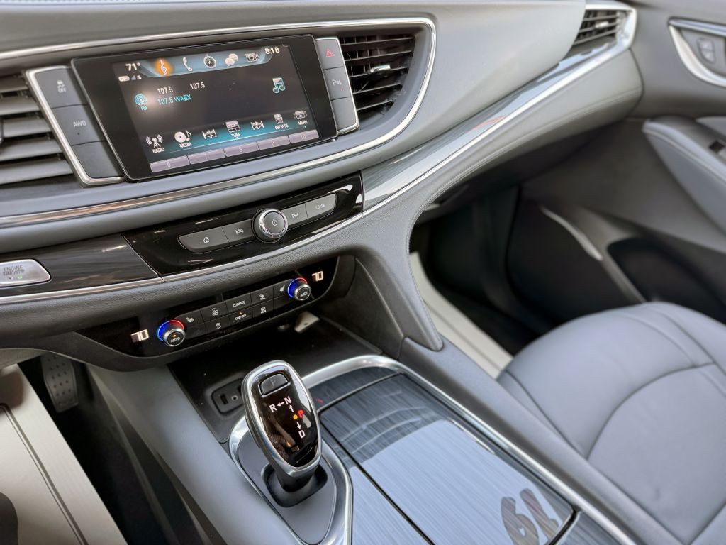 2019 Buick Enclave Image 19