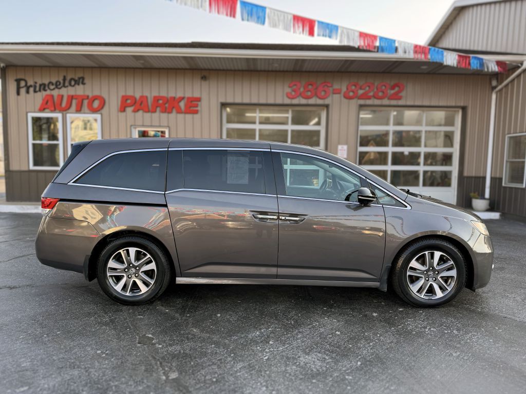 2015 Honda Odyssey Image 1