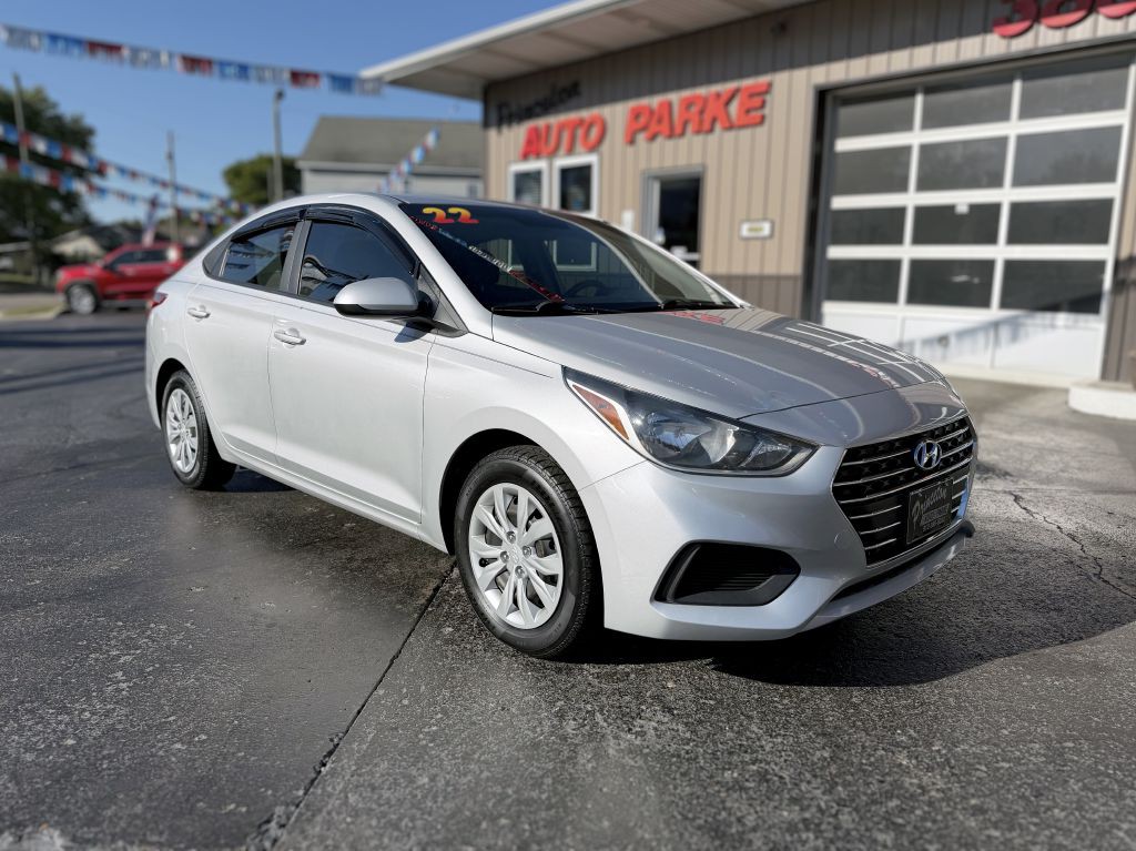 2022 Hyundai Accent Image 2