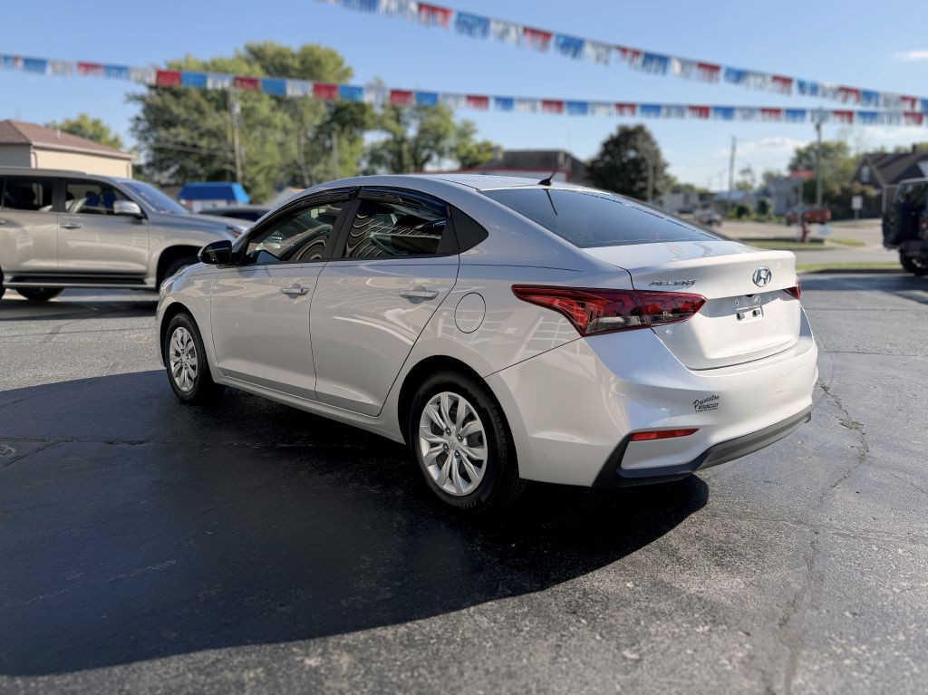 2022 Hyundai Accent Image 6