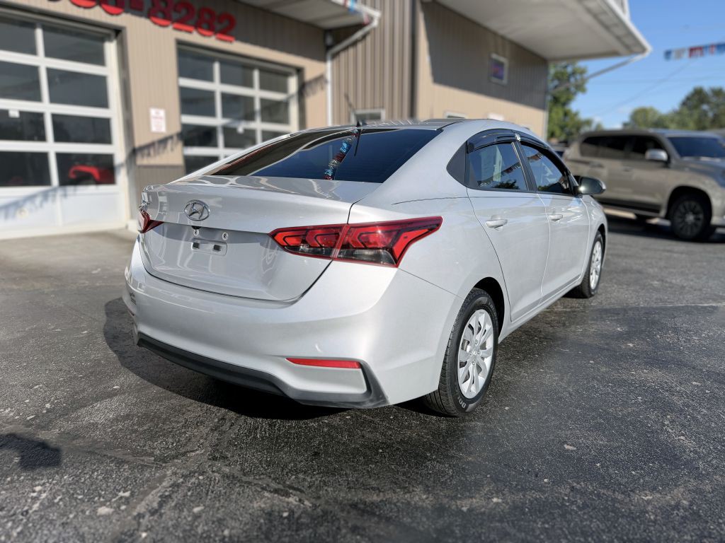 2022 Hyundai Accent Image 8