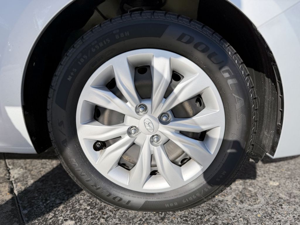2022 Hyundai Accent Image 20