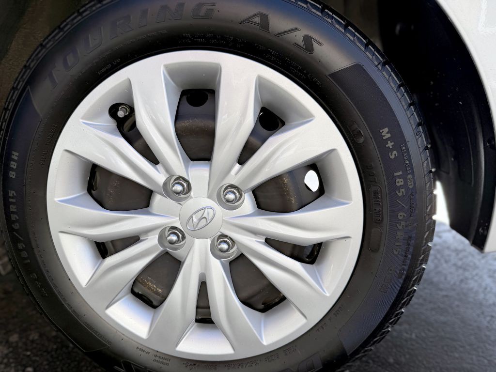 2022 Hyundai Accent Image 23