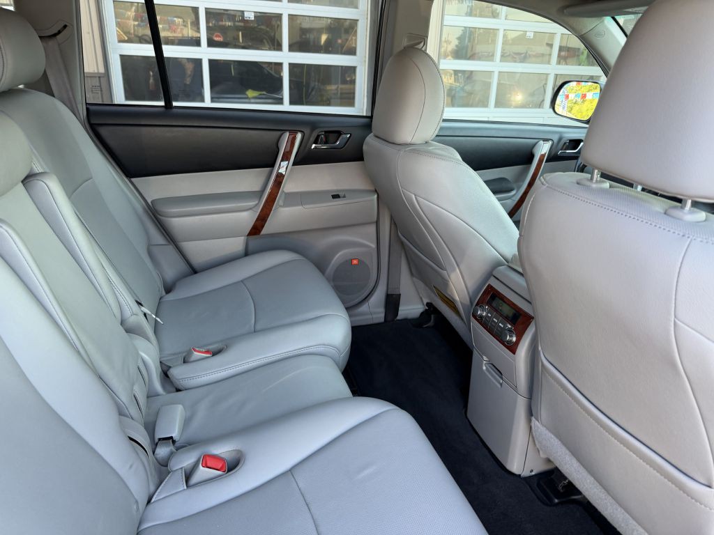 2013 Toyota Highlander Image 14