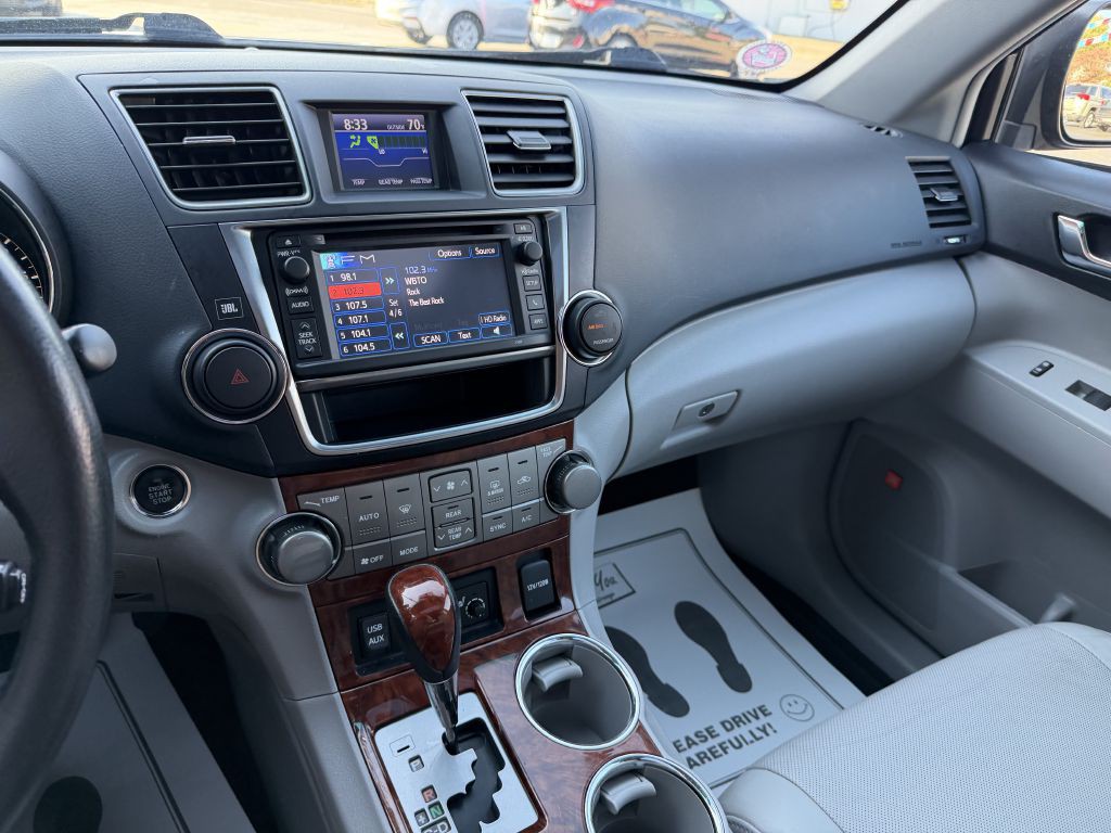 2013 Toyota Highlander Image 16