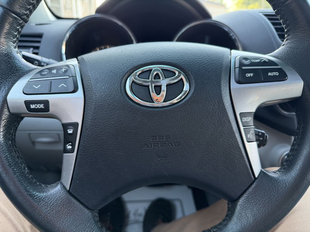2013 Toyota Highlander Image 17