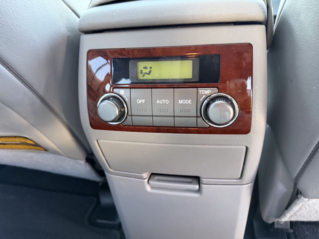 2013 Toyota Highlander Image 23