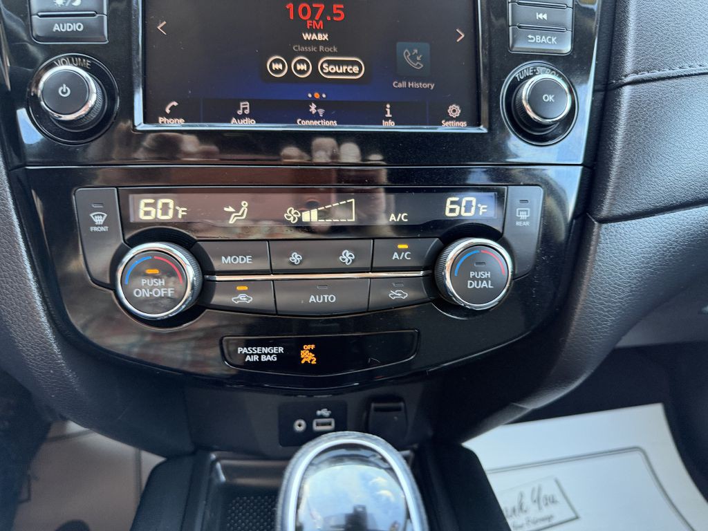 2019 Nissan Rogue Image 15