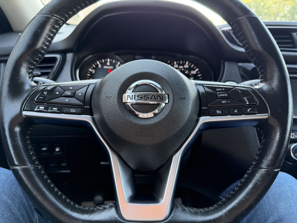 2019 Nissan Rogue Image 16