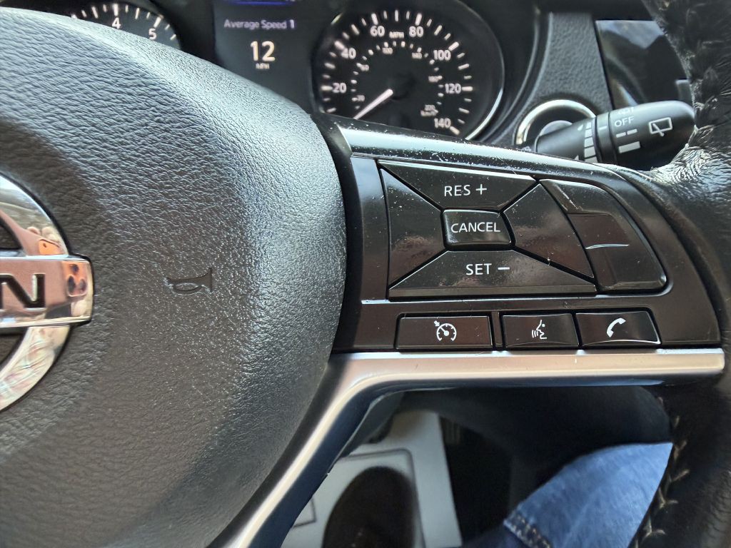 2019 Nissan Rogue Image 18