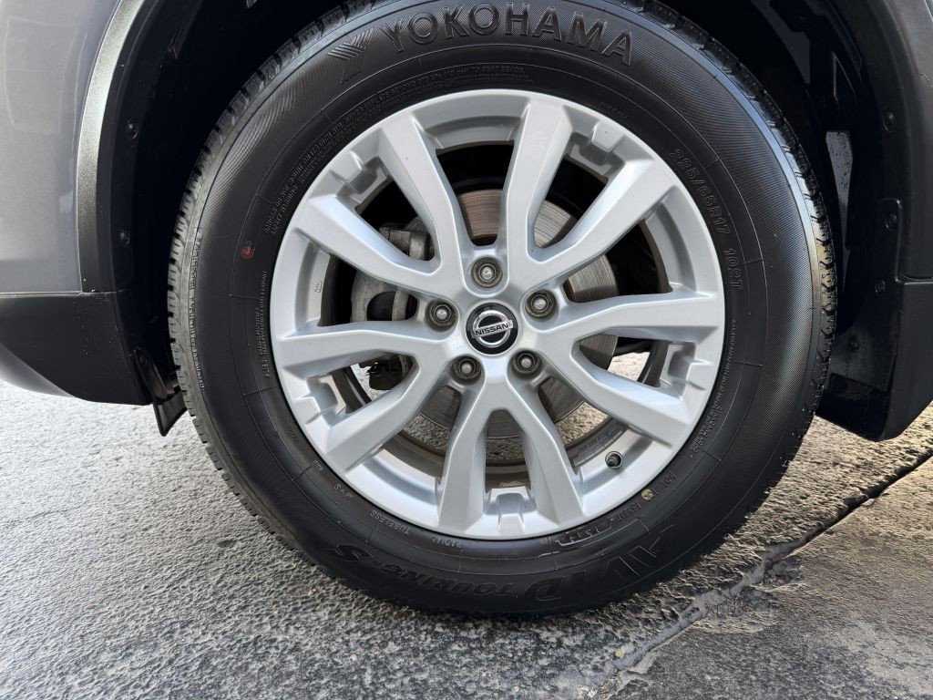2019 Nissan Rogue Image 24