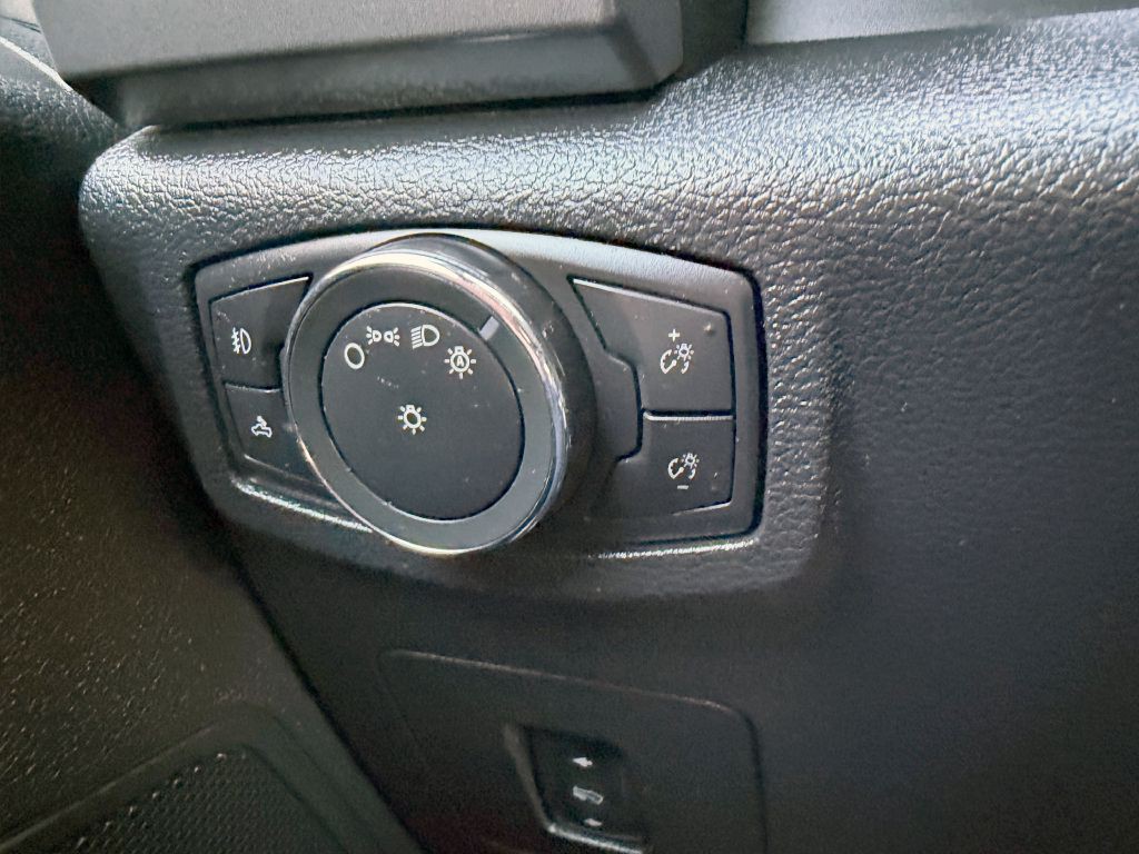 2015 Ford F-150 Image 24