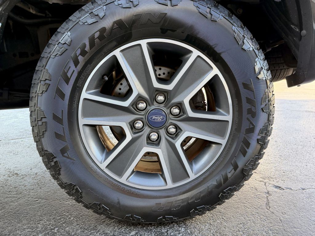 2015 Ford F-150 Image 32