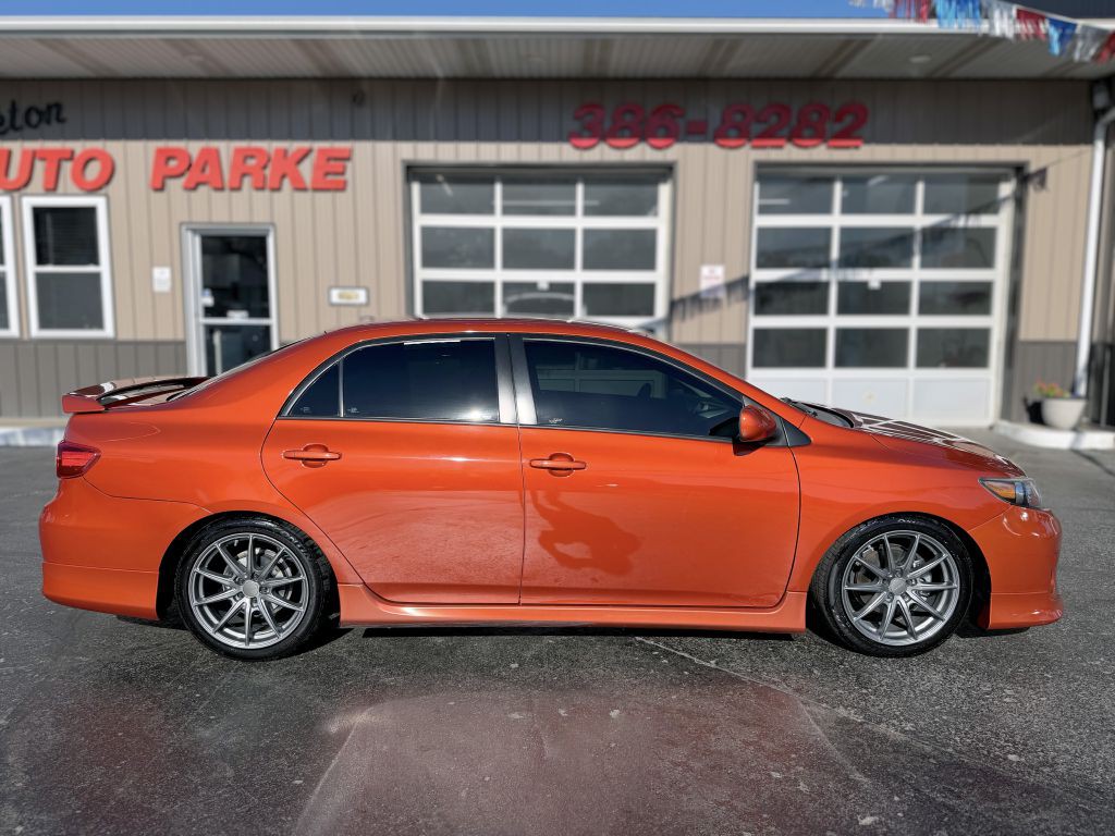 2013 Toyota Corolla Image 1