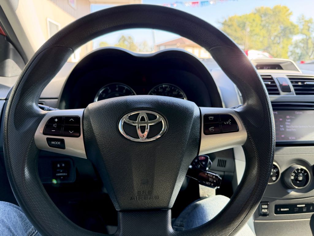 2013 Toyota Corolla Image 13