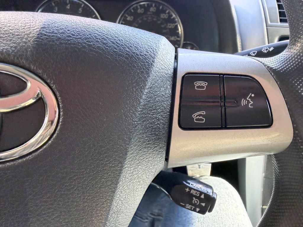 2013 Toyota Corolla Image 17