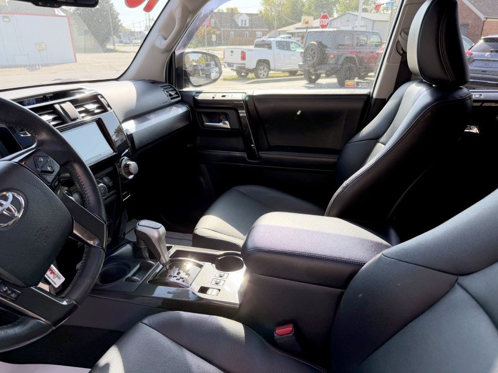 2016 Toyota 4Runner Image 9
