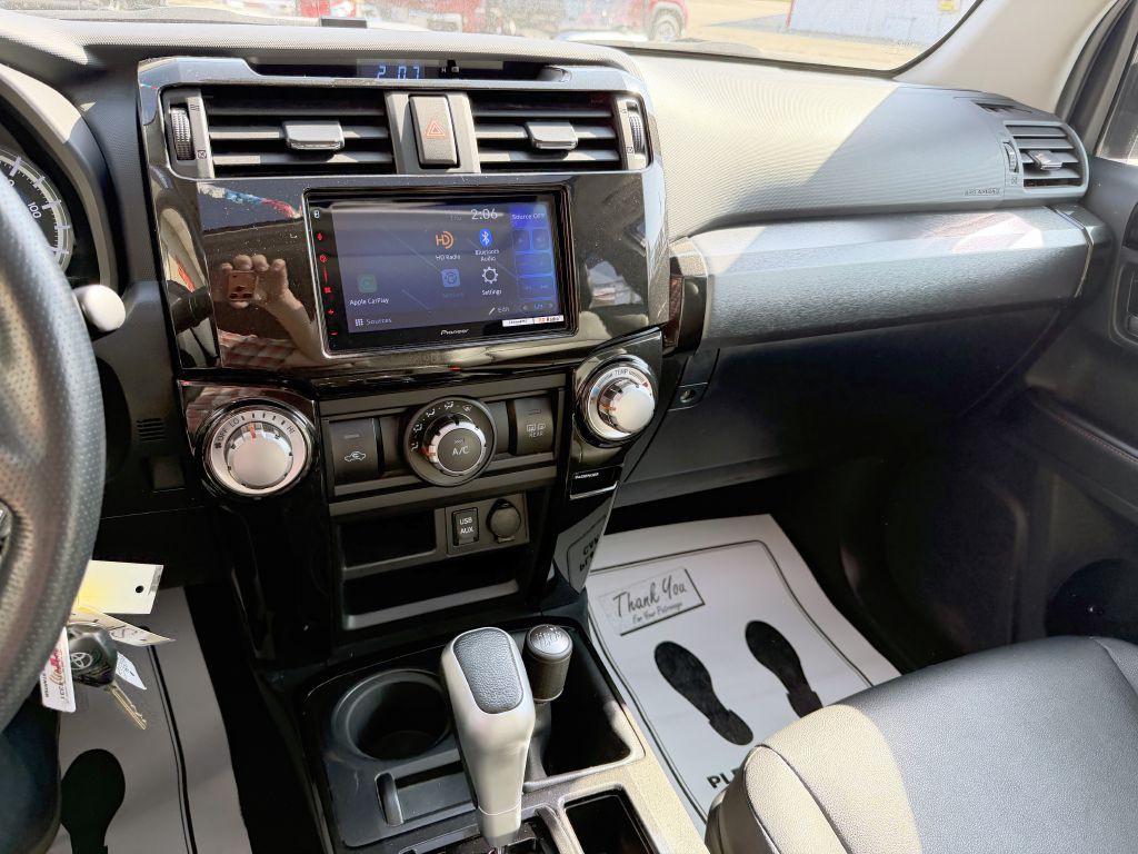 2016 Toyota 4Runner Image 14