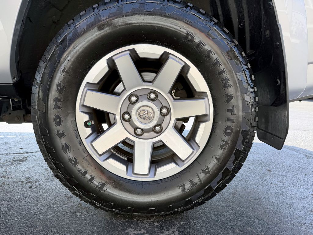2016 Toyota 4Runner Image 29