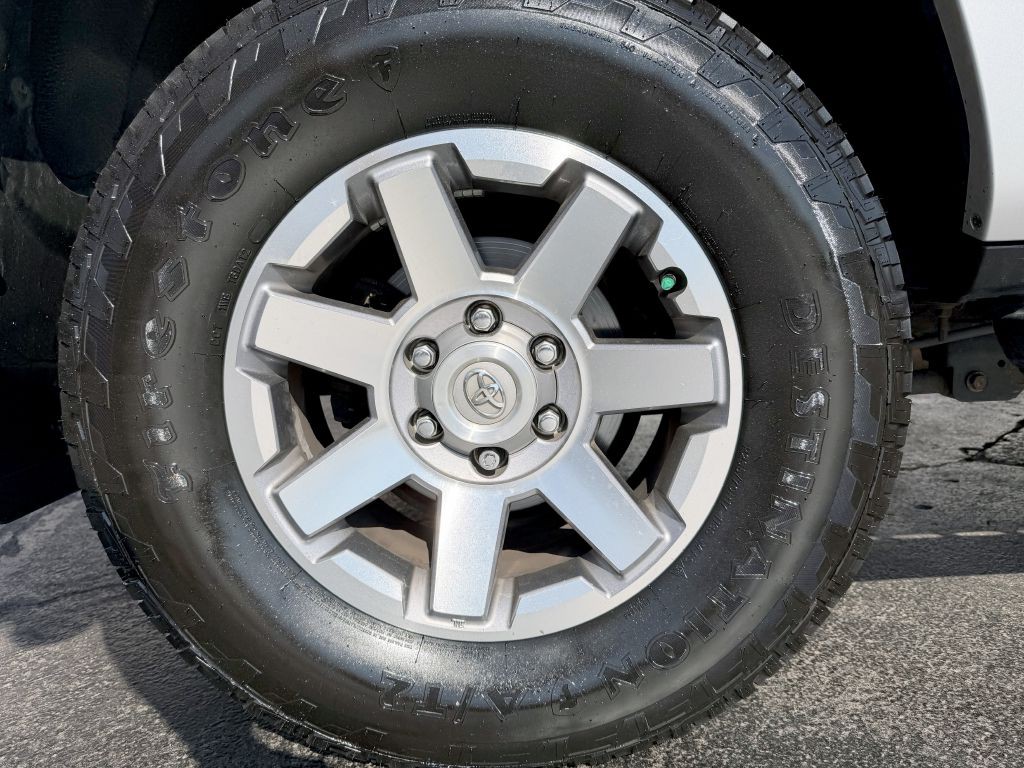 2016 Toyota 4Runner Image 31