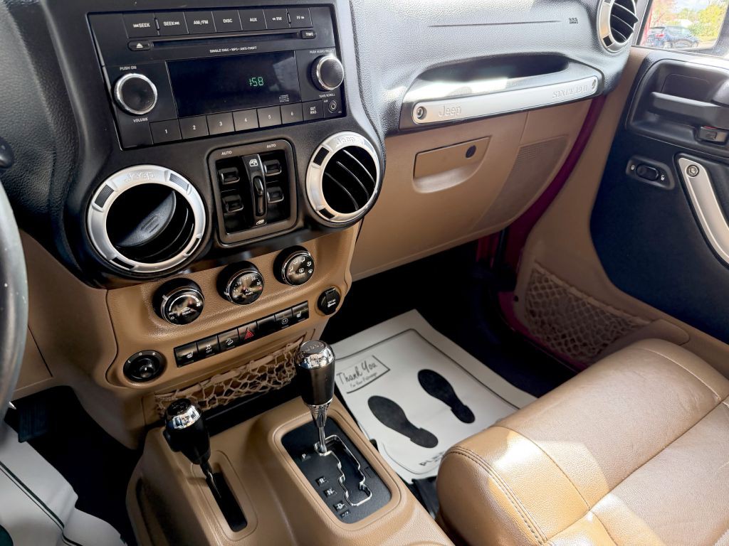 2012 Jeep Wrangler Image 15