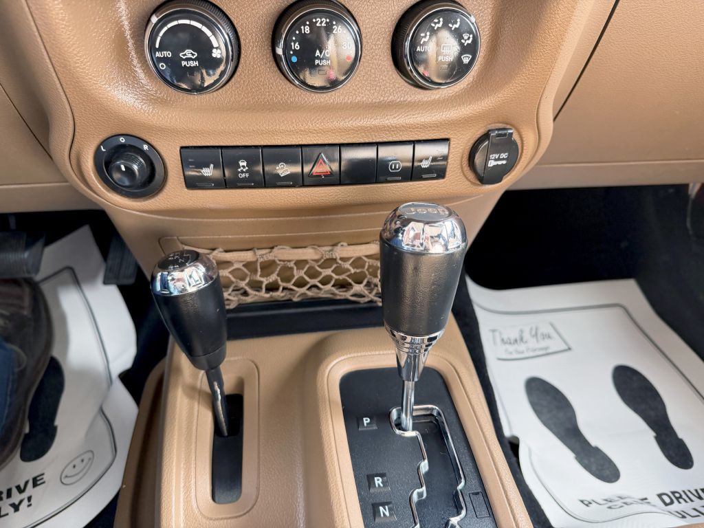 2012 Jeep Wrangler Image 17