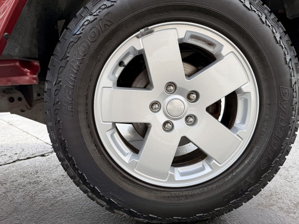2012 Jeep Wrangler Image 20