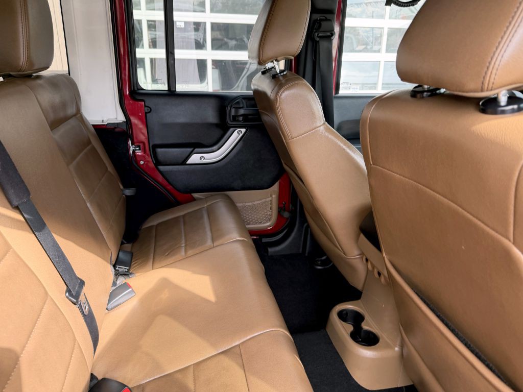 2012 Jeep Wrangler Image 11