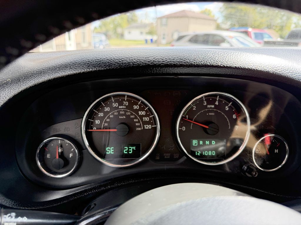 2012 Jeep Wrangler Image 13