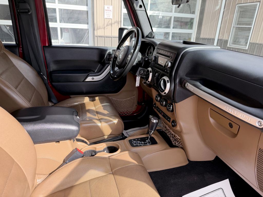 2012 Jeep Wrangler Image 14