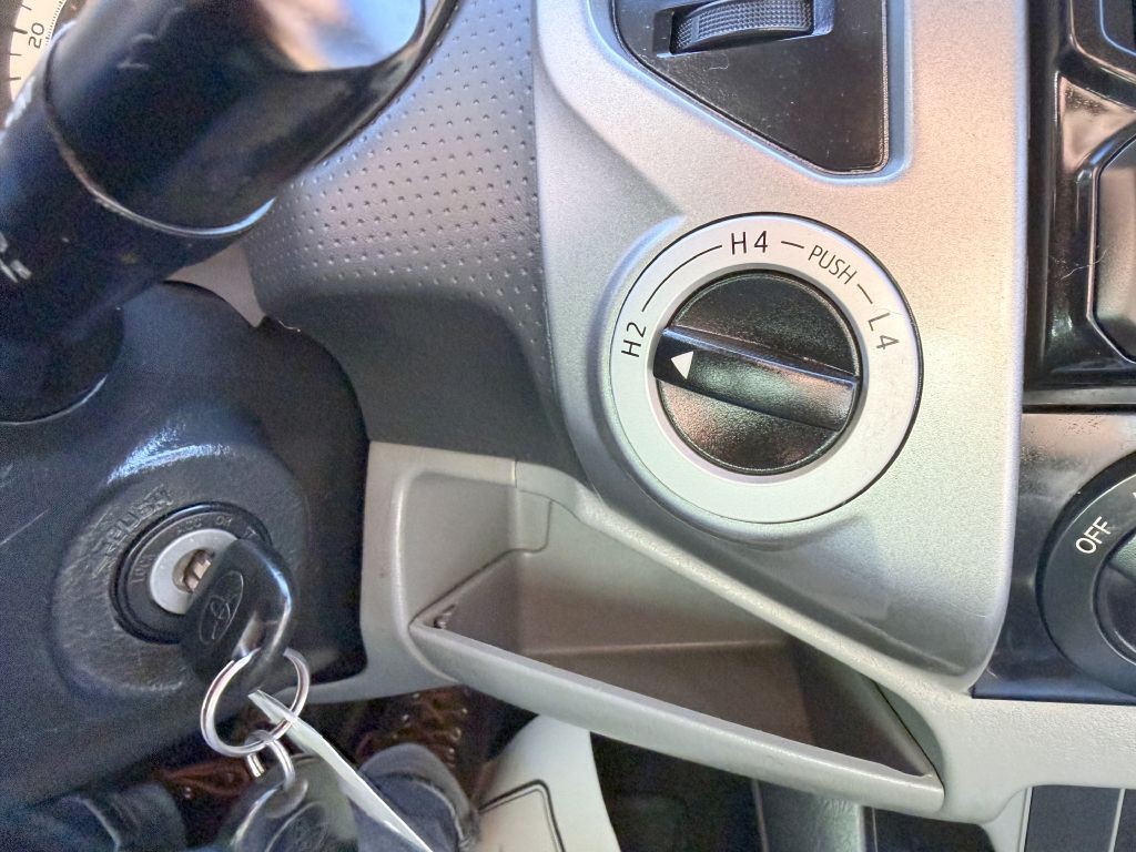 2014 Toyota Tacoma Image 17